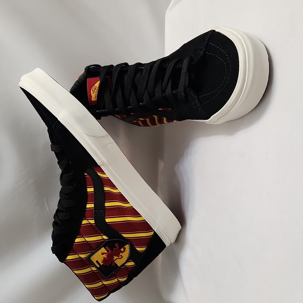 Vans × Harry Potter Sk8-Hi Gryffindor Sneakers (Unisex M Size 8, W Size 9.5)